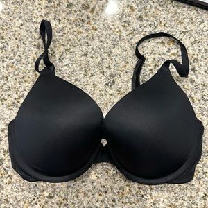 PINK Victoria’s Secret wear everywhere push up bra